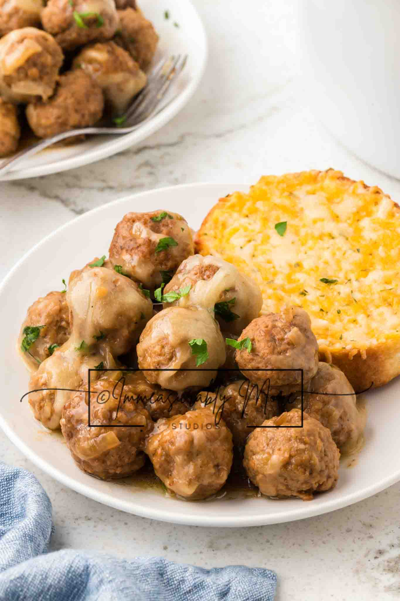 SLOW COOKER FRENCH ONION MEATBALLS EXCLUSIVE!!!